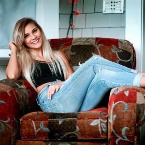 Meet your Posher, Raquel